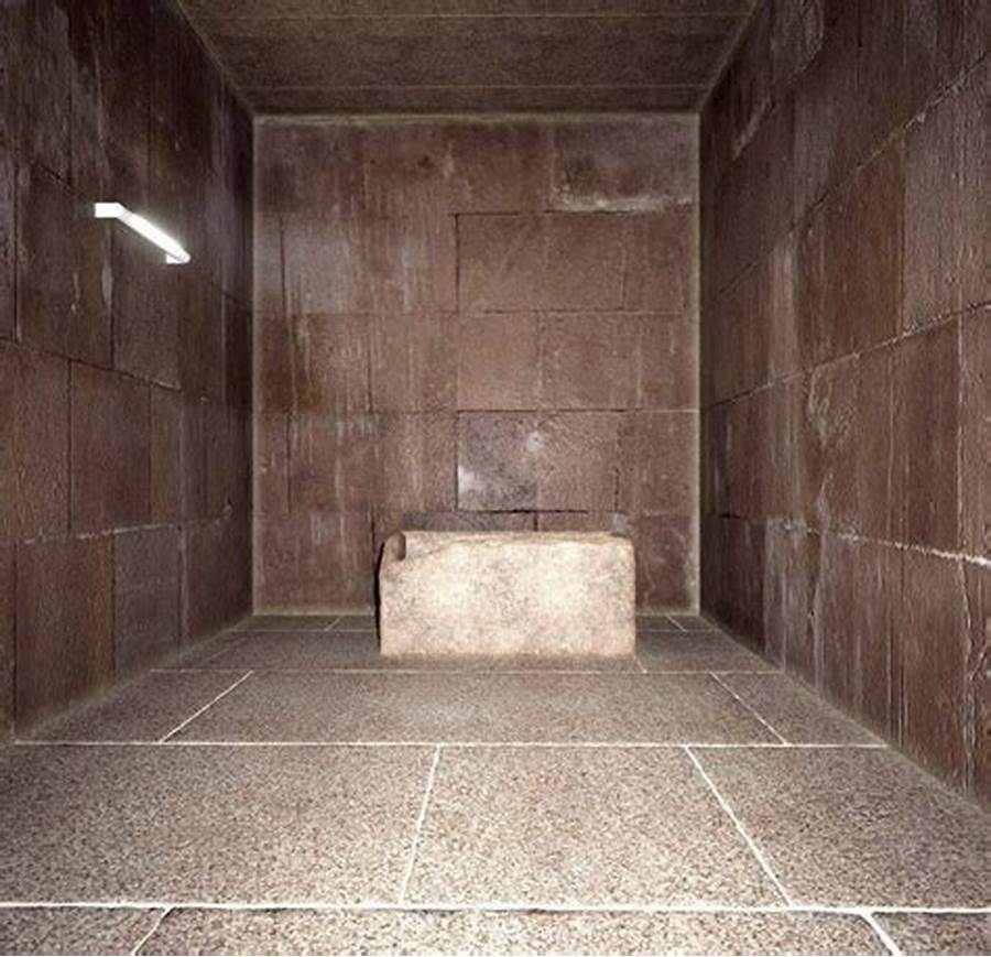 burial chamber of king khufu